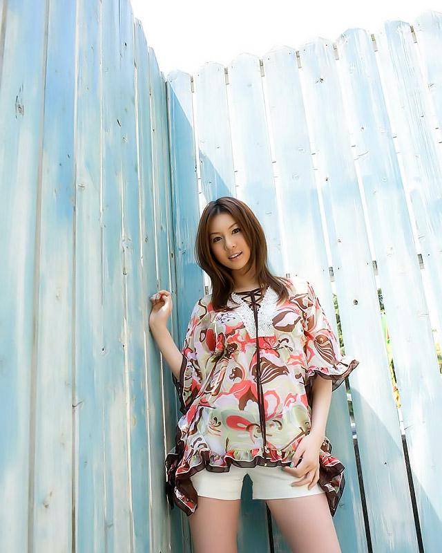 Японка в красном нижнем белье 2 фотография