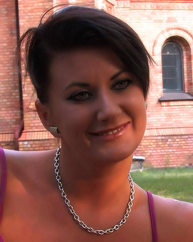 Девушку связали и оттрахали прямо на улице 15 фотография