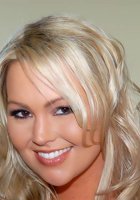 Пухлая сиськастая соска трахается с вибратором 1 фотография