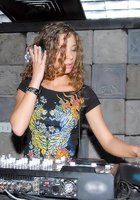 Диджей оказалась обычной телкой легкого поведения 2 фотография