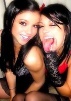 Развратные молодки показывают себя 13 фотография