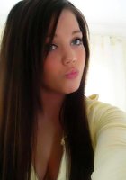 20-летняя брюнеточка - девушка снимает на камеру свой горячий секс 3 фотография