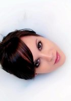 Ванна спермы для неопытной милашки 2 фотография