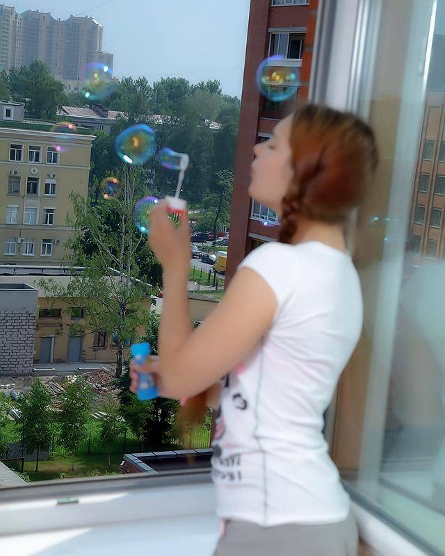 Деревенскую девушку с косичками трахают 2 фотография