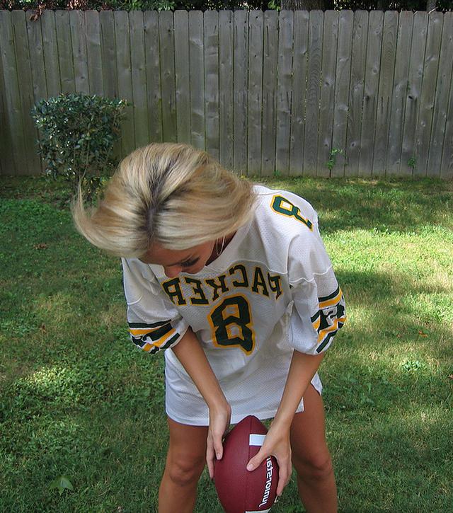 У блондинки отличная фигура (15 эрофото) 4 фотография