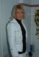 Симпатичная Аля дрочит на камеру 4 фотография