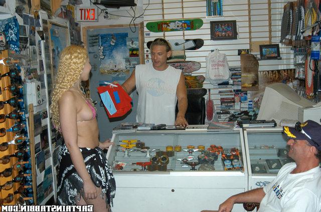 Молодка учится быть опытной шалавой 2 фотография