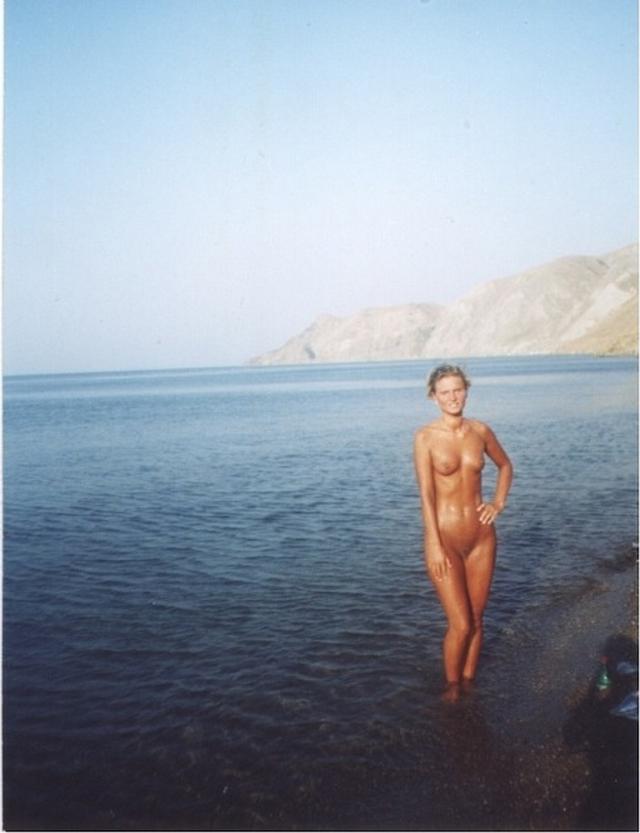 Девушки не стесняются оголяться 16 фотография