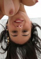 Моника подкупает стройностью и развратом 16 фотография