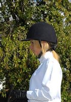 В конюшне поимел двух наездниц 20 фотография В конюшне поимел двух наездниц 20 фотография