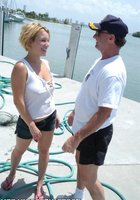 Доступная шлюшка для яхтсменов 3 фотография