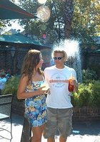 После алкогольного коктейля Сэми сосет 2 фотография