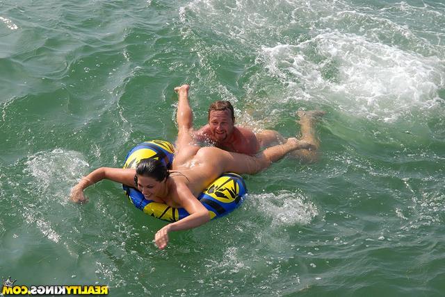 Секс на яхте 27 фотография