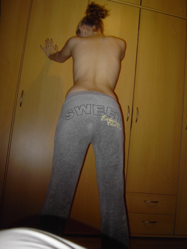 Домохохяйка обожает устраивать интимные вечера для мужа 4 фотография