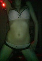 Молодая фея показывает сиськи перед вебкамерой 5 фотография