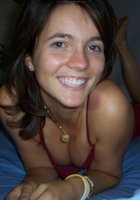 В спальне полуголая сучка принялась позировать 18 фотография