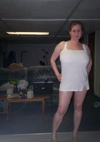 Развратная мамаша с большими сиськами шалит после работы 21 фотография