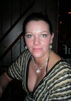 Сексапильные баловница дома не редко оголяет прелести 1 фотография