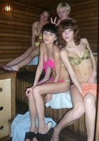 Молодые молодки шалят на девичнике в бане 5 фотография