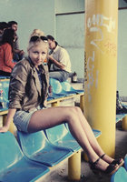 Молодая особа согласилась раздеться для журнала 6 фотография