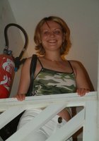 Муженек дрючит в писю стоящую раком жену 2 фотография