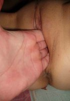 Телка развлекается дома с секс игрушкой 11 фотография