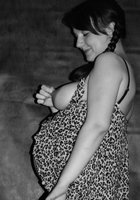 Беременная девушка согласилась показать голые прелести 17 фотография