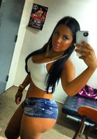 Американская чувиха показывает задницу перед зеркалом 23 фотография