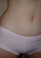 Загорелые чувихи решили пошалить перед фотографом 4 фотография