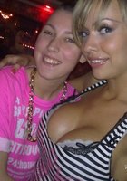 Грудастые цыпочки хвастаются большими титьками 15 фотография