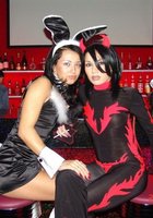 Стриптизерши в обнаженном вид отдыхают перед выступлением 10 фотография