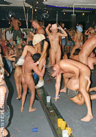 Выпившие развратницы сношаются на вечеринке для взрослых 13 фотография Выпившие развратницы сношаются на вечеринке для взрослых 13 фотография