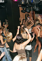 Выпившие развратницы сношаются на вечеринке для взрослых 15 фотография Выпившие развратницы сношаются на вечеринке для взрослых 15 фотография