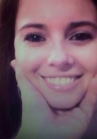 Стройная красотка дома делает откровенные селфи 4 фотография