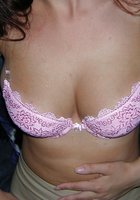 Цыпочка в эротичном белье позирует на камеру 3 фотография