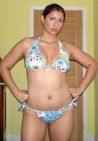 Кавказская грешница часто устраивает разврат у себя дома 22 фотография