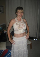 Тридцатилетняя чика с крупными титьками красуется телом в доме 10 фотография